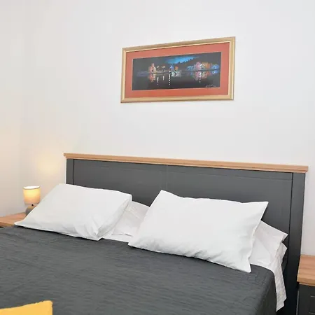 Stella בית אירוח *