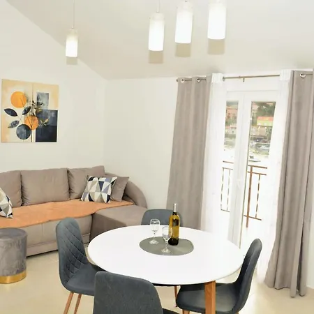 Stella בית אירוח *