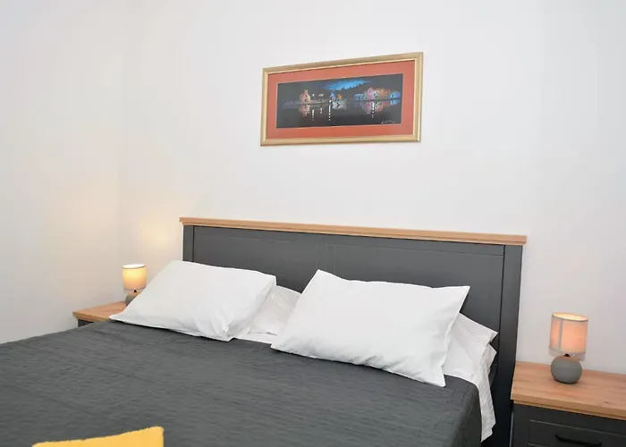 Stella Проживание в семье *